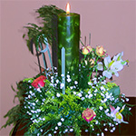 Centro de mesa floral con velón 2